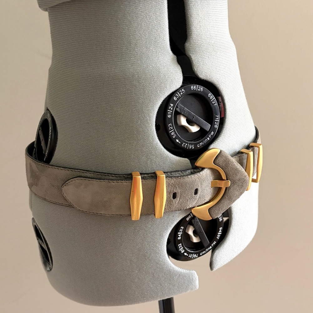 Escada Suede statement belt, matte gold hardware, suede buckle, L, 33-36” - Picture 8 of 9